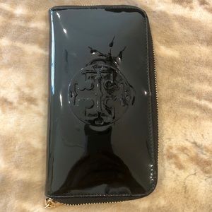 Tory Butch Black Patent Wallet